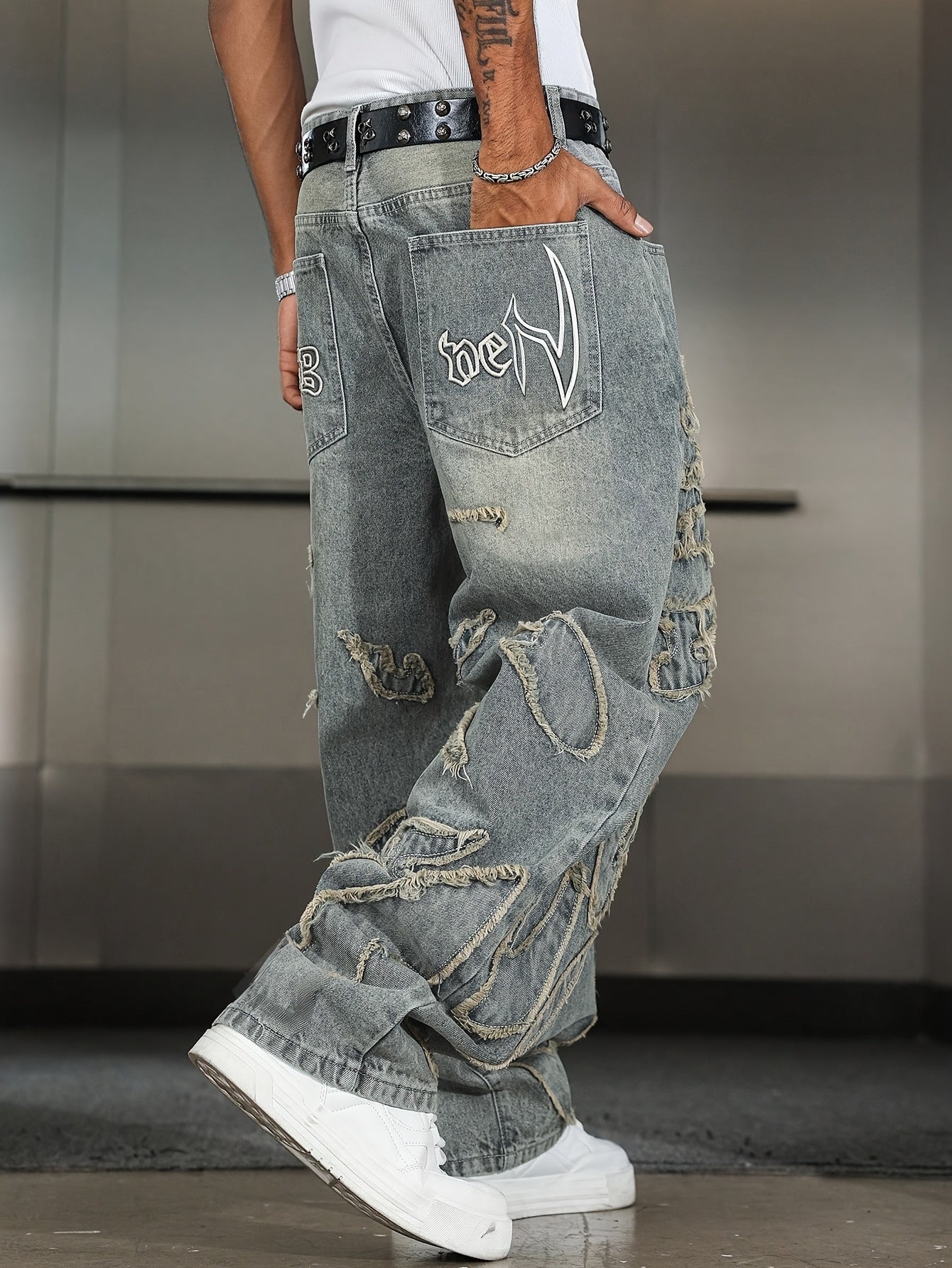 A Pair of Loose-Fitting Denim Pants with Retro Design And Patch Embroidery, Perfect for Street Fashion And Versatile Wide-Leg Style, Unisex (Belt/Accessories Not Included)
